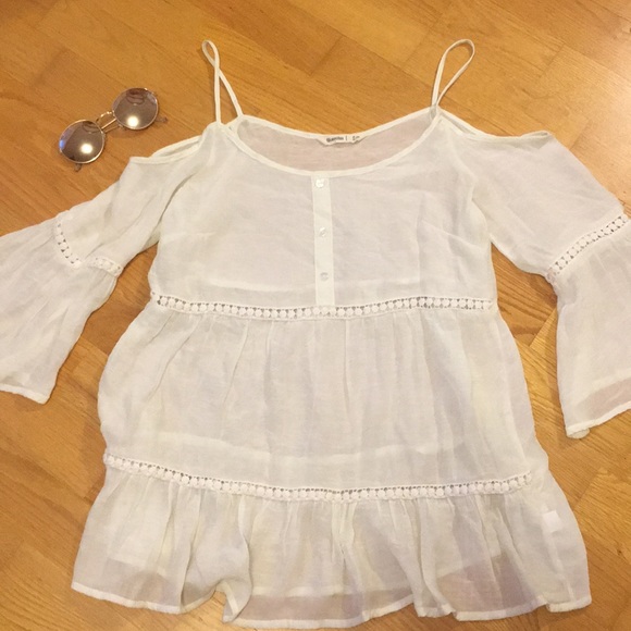 Off-the-shoulder flowy shirt - Picture 1 of 2